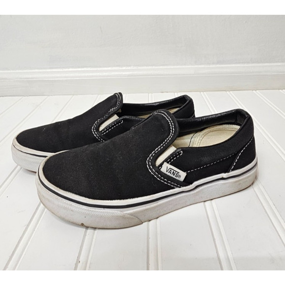 Vans Off the Wall slip On Black Classic Shoe Low top core trainer size 1 Y. - Picture 1 of 5
